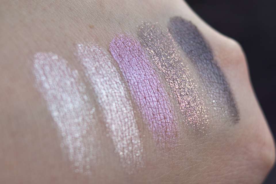 MAC Pinkluxe Veluxe Pearlfusion Shadow Palette Swatches Tageslicht