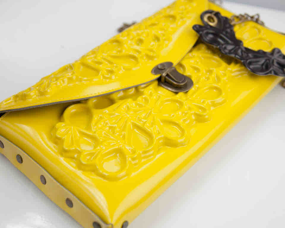 ME-DUSA Clutch and Necklace - Boticca Haul ME-DUSA Clutch and Necklace - Boticca Haul