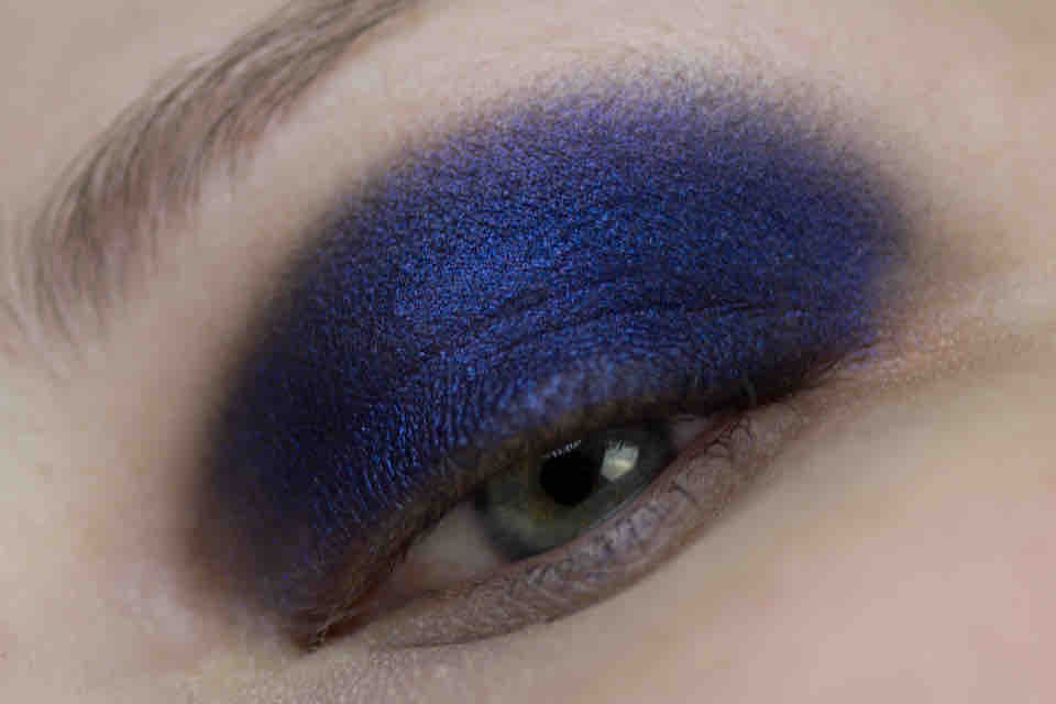 Makeup Gelbgold-Blau - MAC Blue Sheen Mineralize Eyeshadow