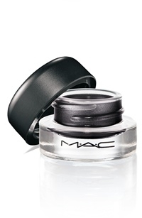MAC 'Blacktrack' Fluidline - Stylishly Yours