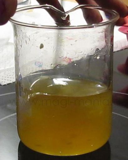 Body Melts / Massage Bars selbstgemacht - Kakaobutter schmelzen bis es klar ist