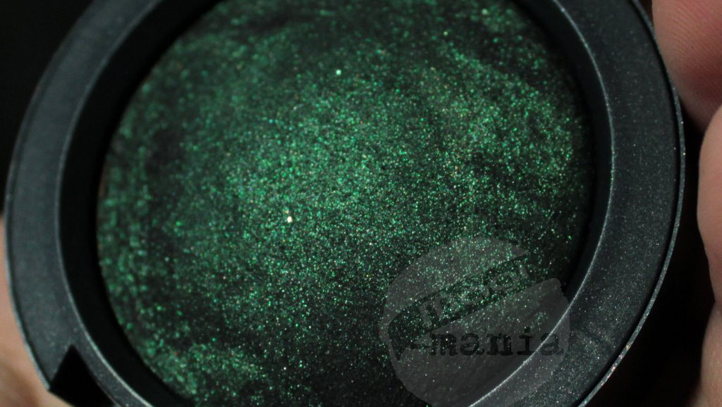 MAC "Dark Indulgence" Mineralized Eyeshadow - Semi-Precious