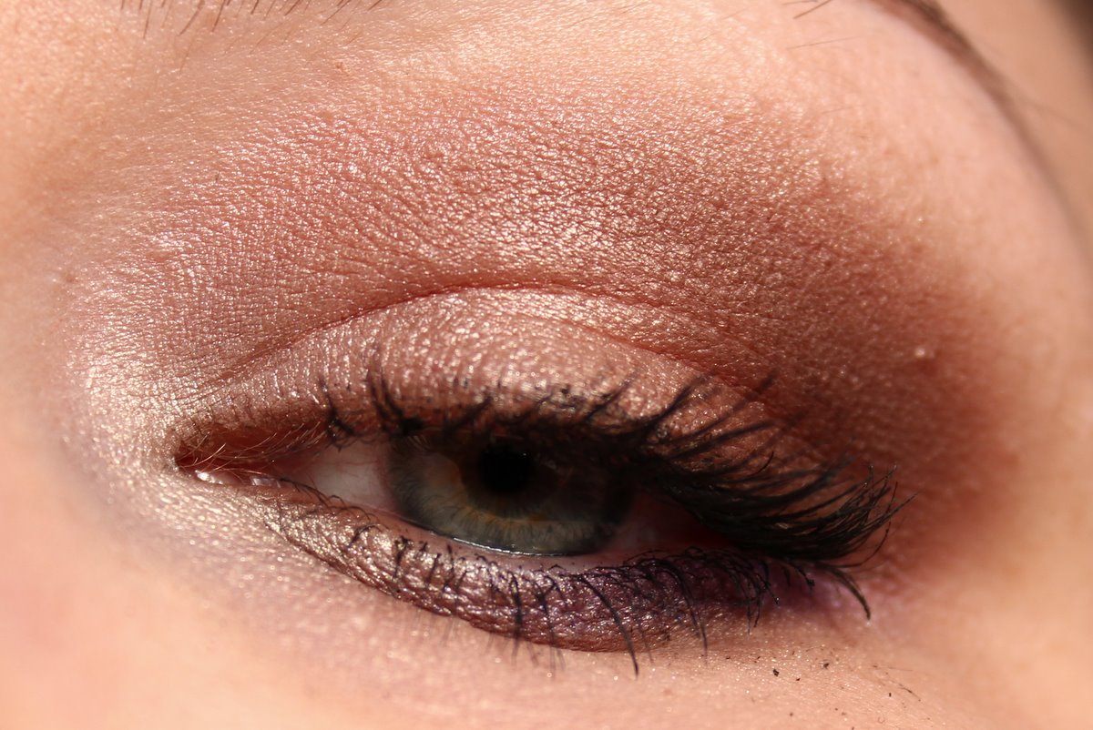 ESSENCE-Eyeshadow-Palette-Makeup-11