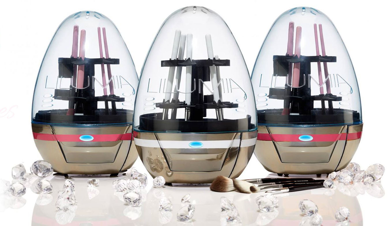 LILUMIA Brush Cleaning Device