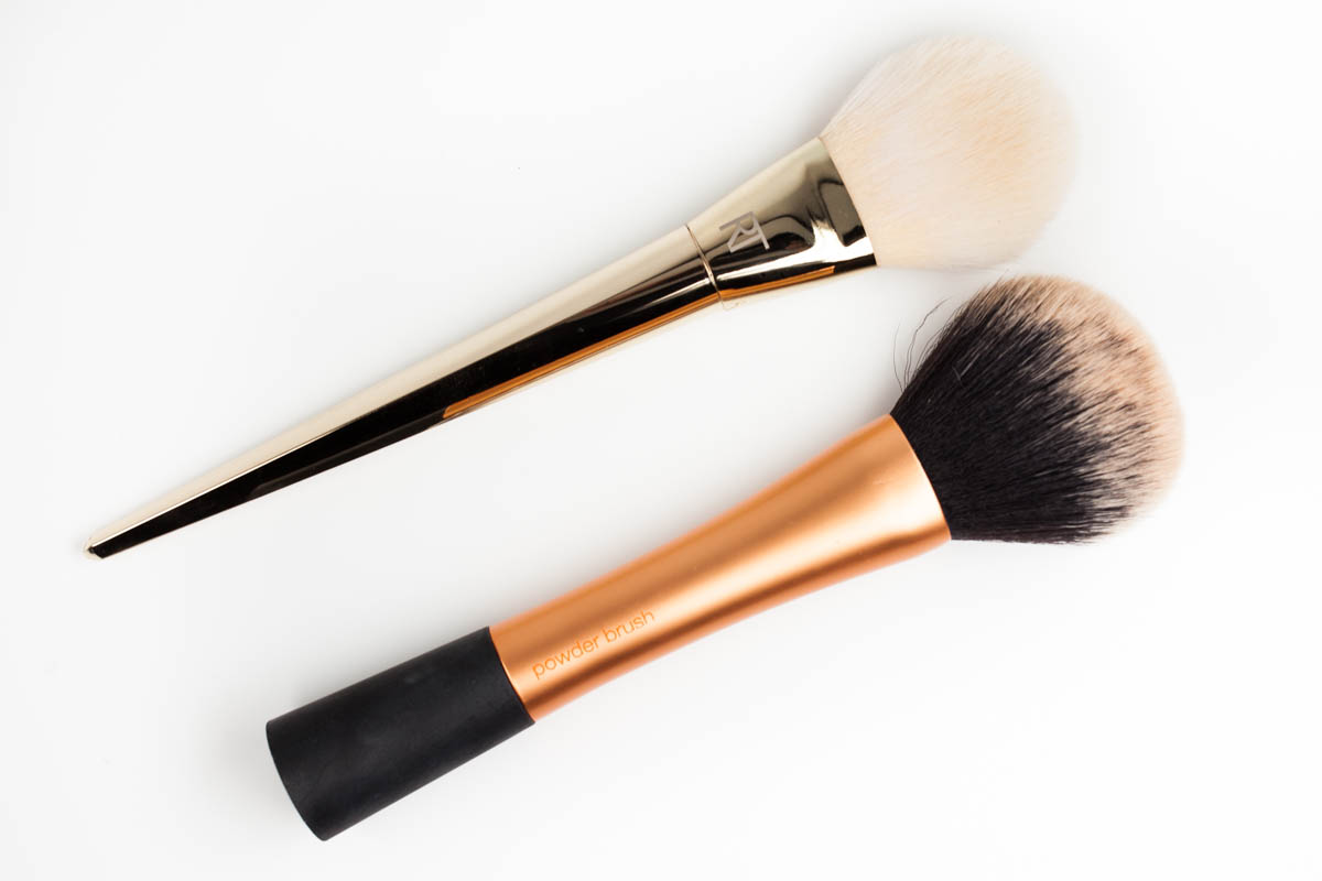 REAL TECHNIQUES Bold Metals Arched Powder Brush (100)-11