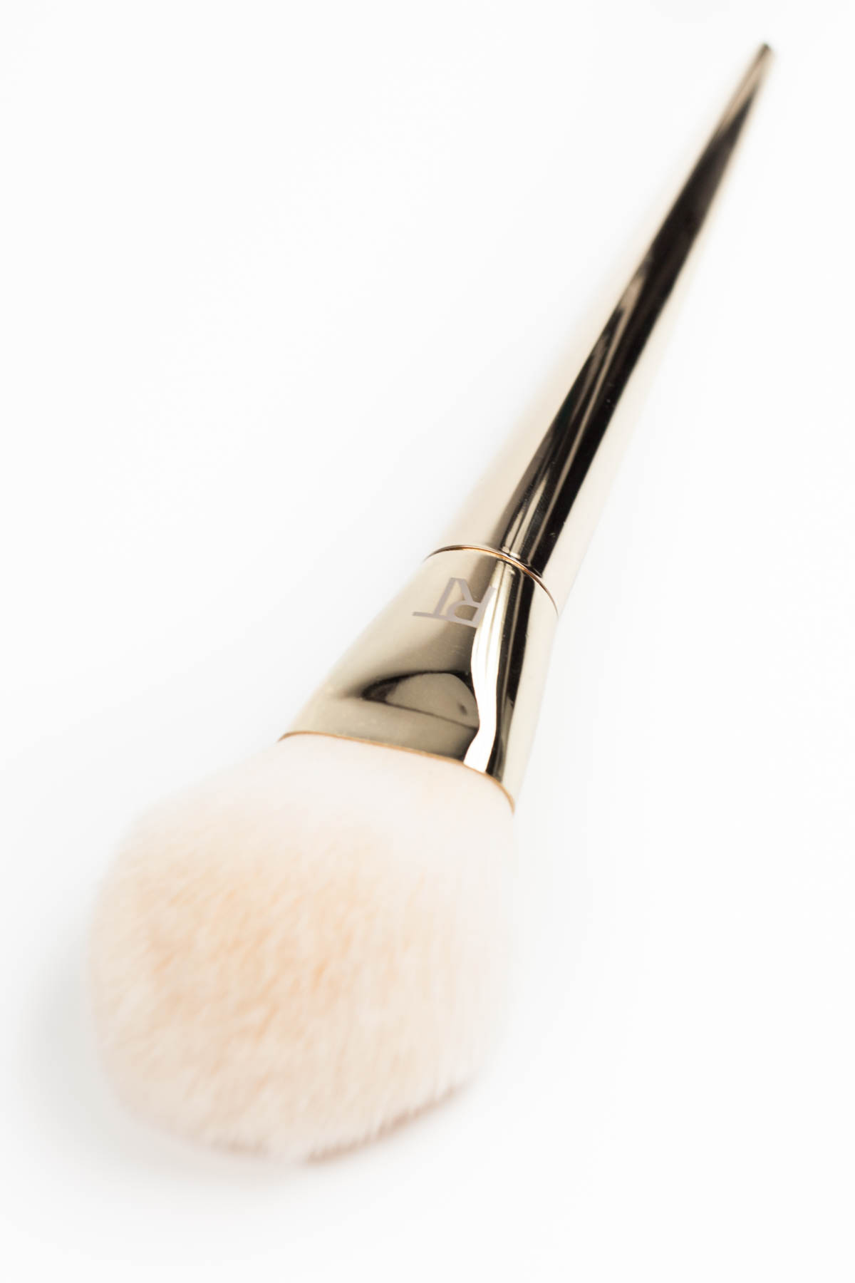 REAL TECHNIQUES Bold Metals Arched Powder Brush (100)-4