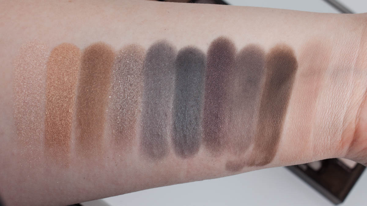 URBAN DECAY Naked Smoky Eyeshadow Palette Swatches