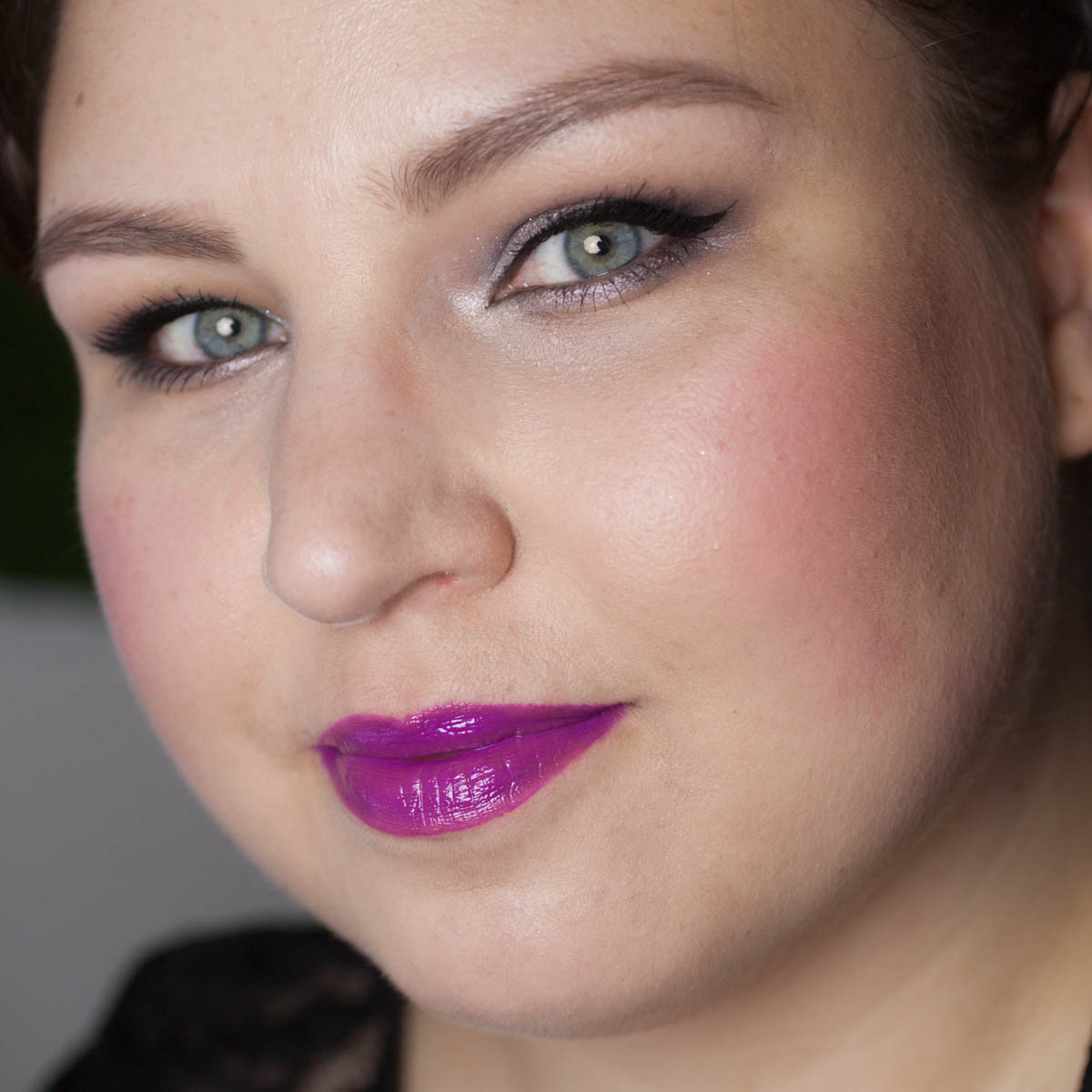MAC Vamplify How Chic is this Review Portrait Lamp