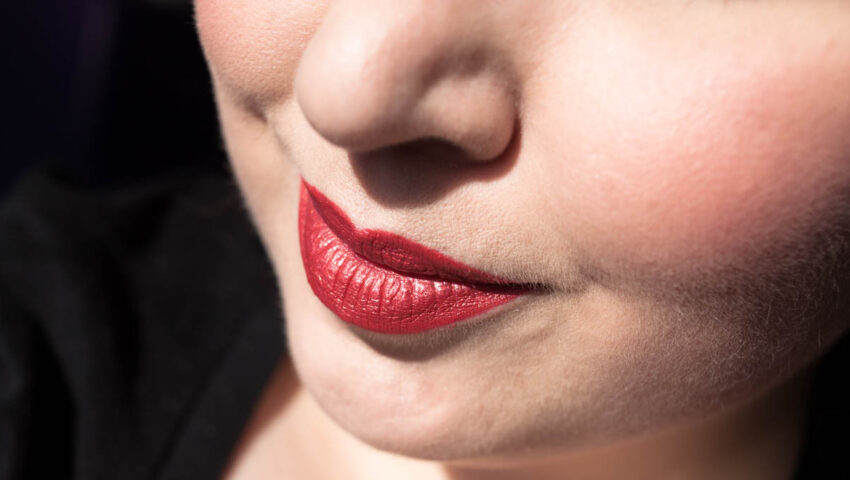 LIME CRIME Lady Perlees Lipstick im Sonnenlicht