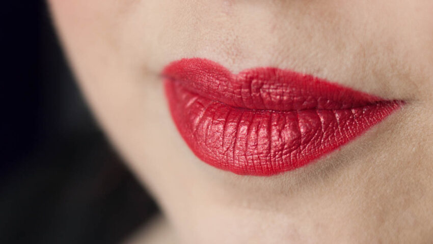 LIME CRIME Lady Perlees Lipstick im Tageslicht