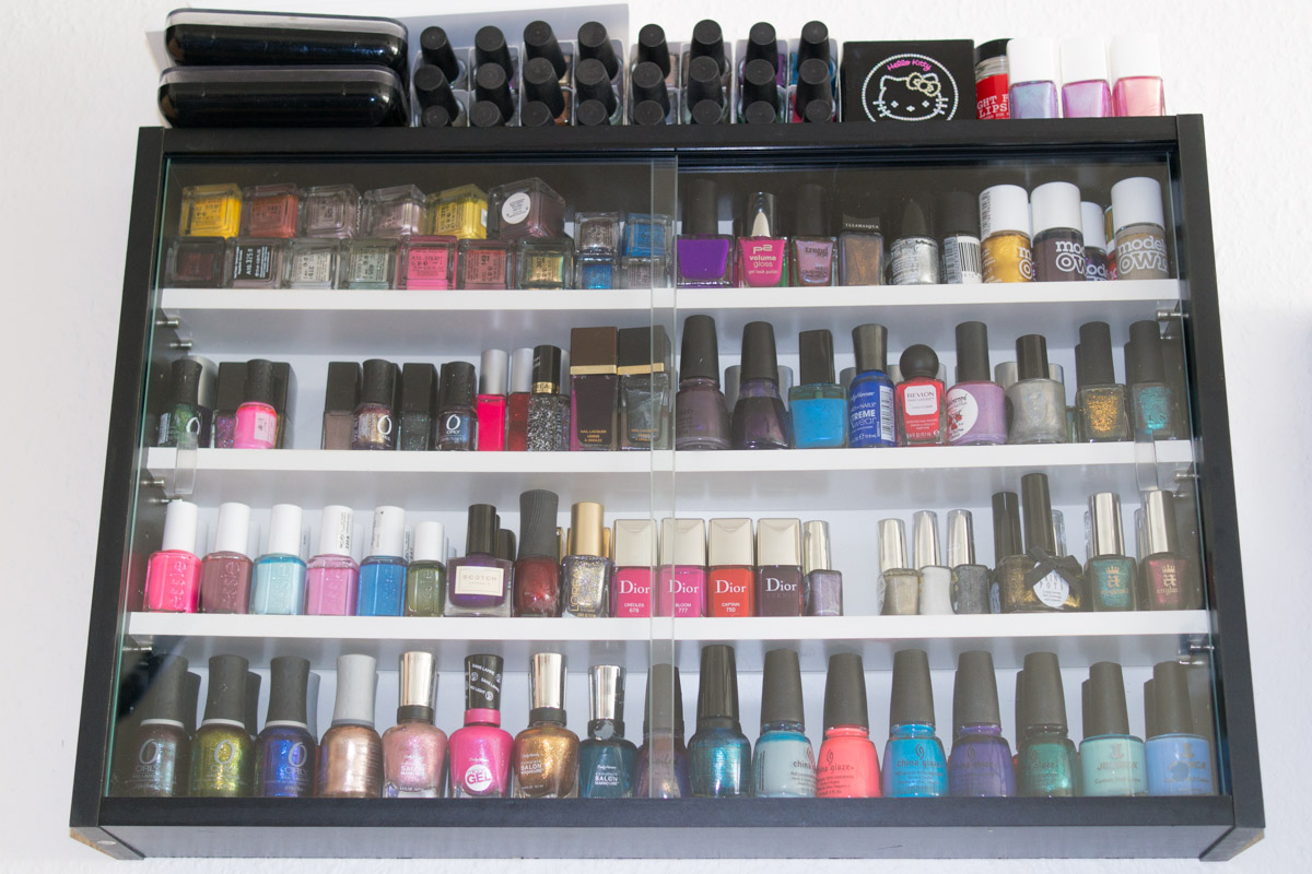 Nagellacksammlung Nail Polish Vitrine