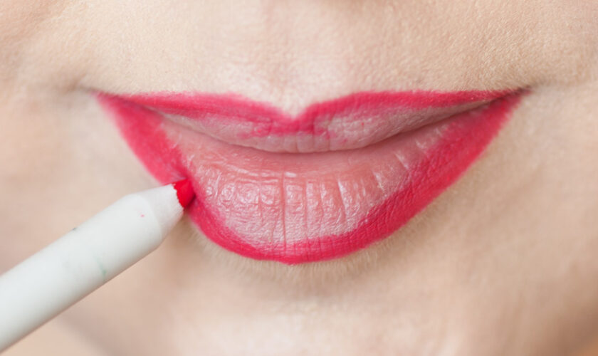 COLOURPOP Frenchie Lippie Pencil Swatch