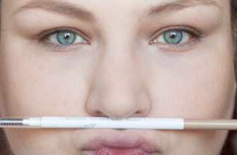 Augenbrauen Tipp heller schminken Braun Blond Taupe