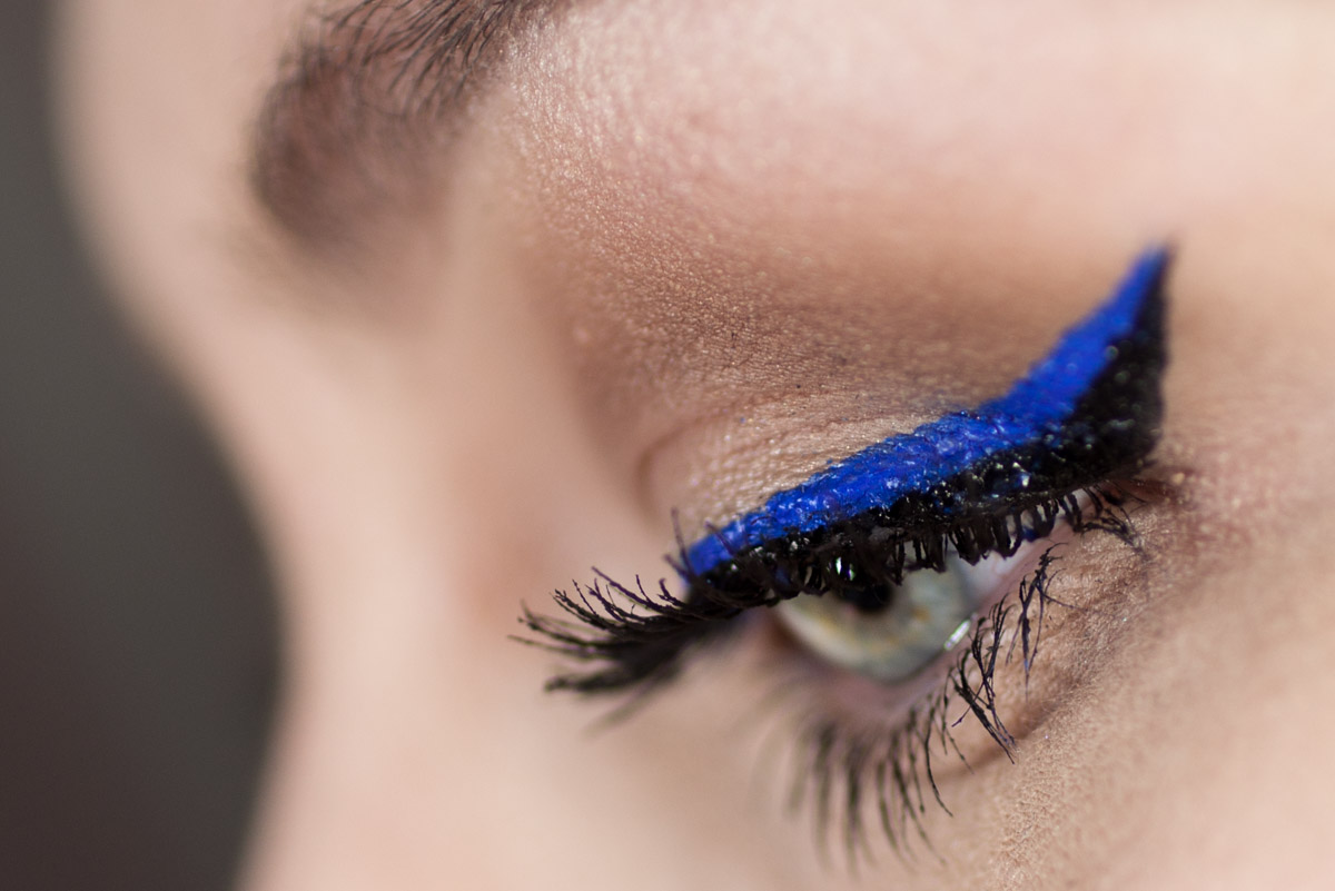 perfekter-lidstrich-doppel-eyeliner-ziehen-lancome-sapphire-artliner-28