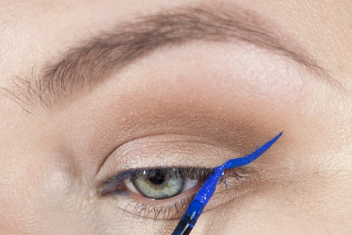 Perfekter Lidstrich: die Spitze des Wings
