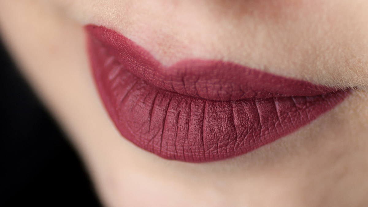 DOUGLAS Makeup Mattissim Matte Lipstick 8 Beyond the Red