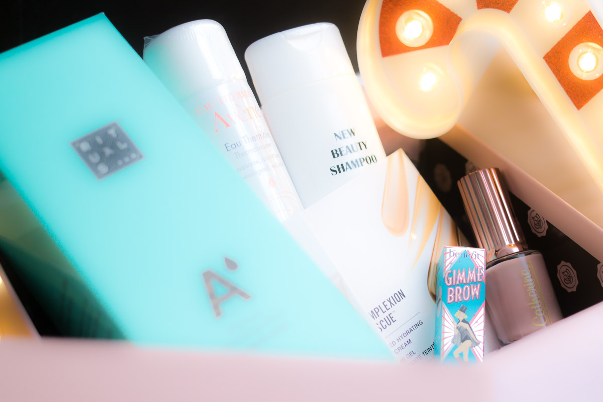 GLOSSYBOX Dezember 2016: Inhalt & Produkte GLOSSYBOX Dezember 2016: Inhalt & Produkte