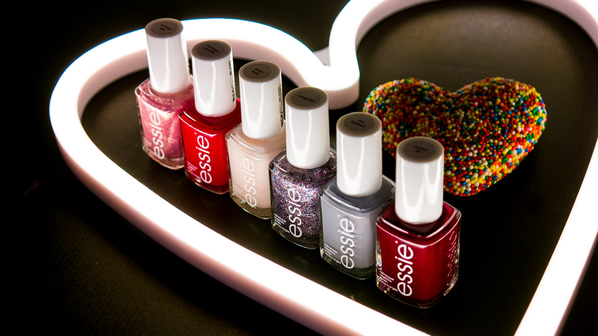 ESSIE Lieblingsmensch Collection Congrats Nail Polish Nagellack Giveaway Gewinnspiel Beauty Blogger Adventskalender 2017-4