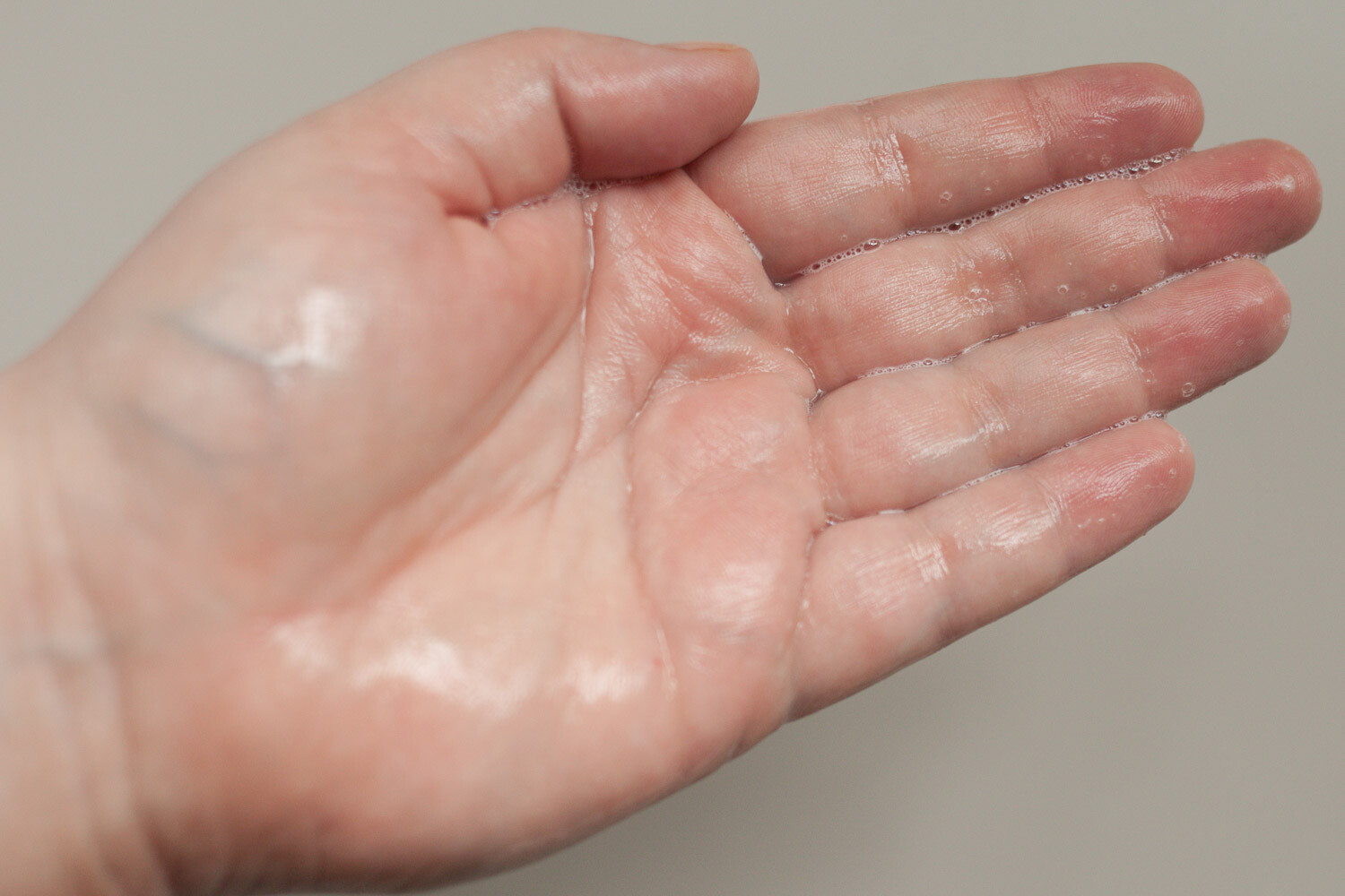 Reinigungsgel richtige Menge korrekte Dosierung aufgeschäumt milde Reinigung reizarm