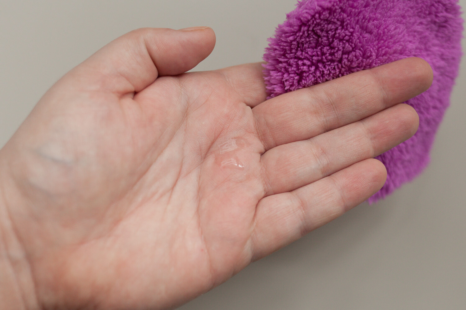 Reinigungsgel richtige Menge korrekte Dosierung milde Reinigung reizarm Mikrofasertuch