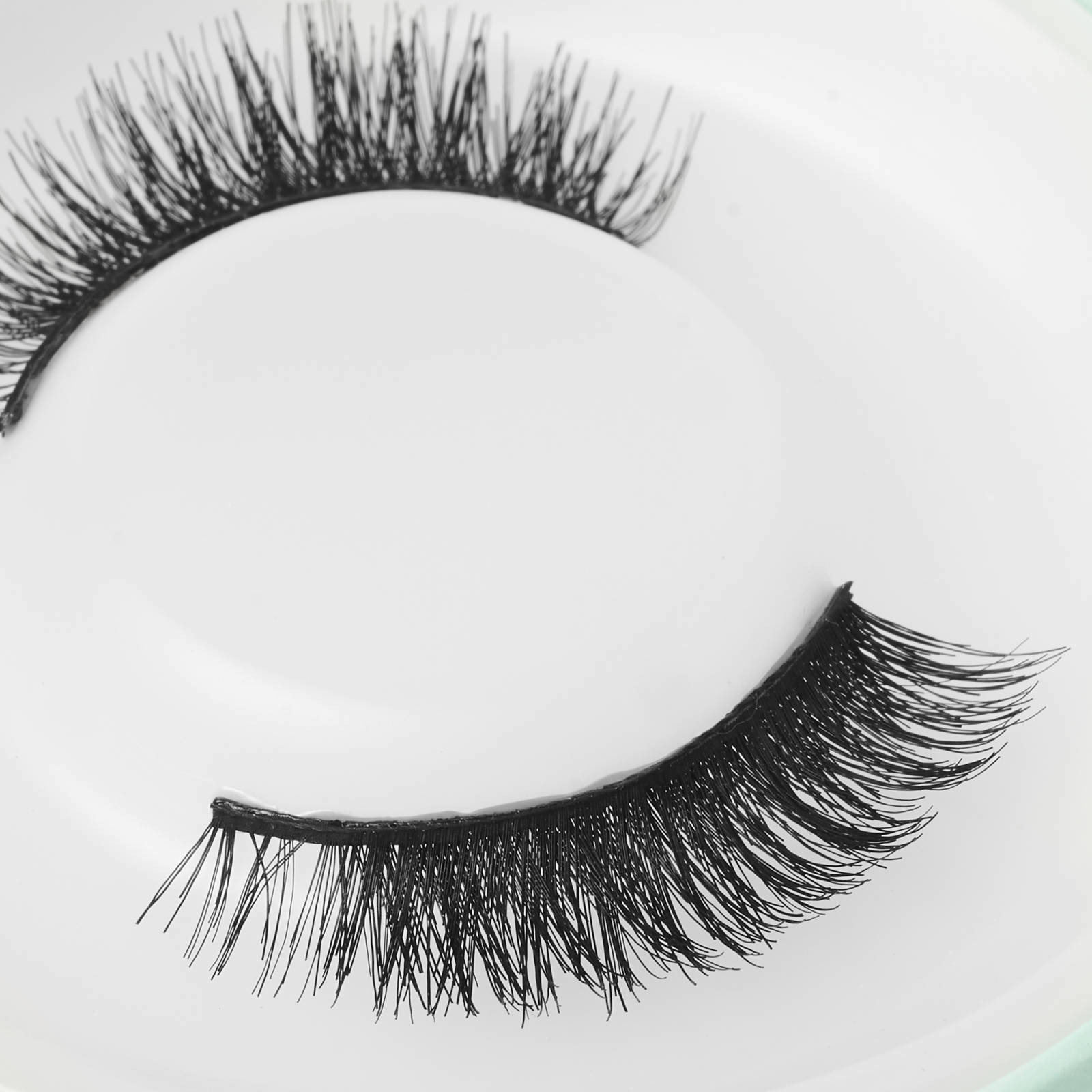SWEED LASHES Pro Lashes Boo 3D Fake Faux falsche Wimpern Close up