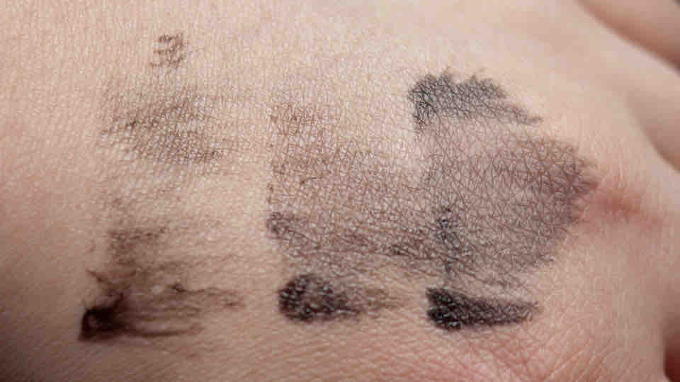 ARTDECO Dita von Teese Eye Brow Gel Mink vs BEYU Augenbrauengel Swatch trocken