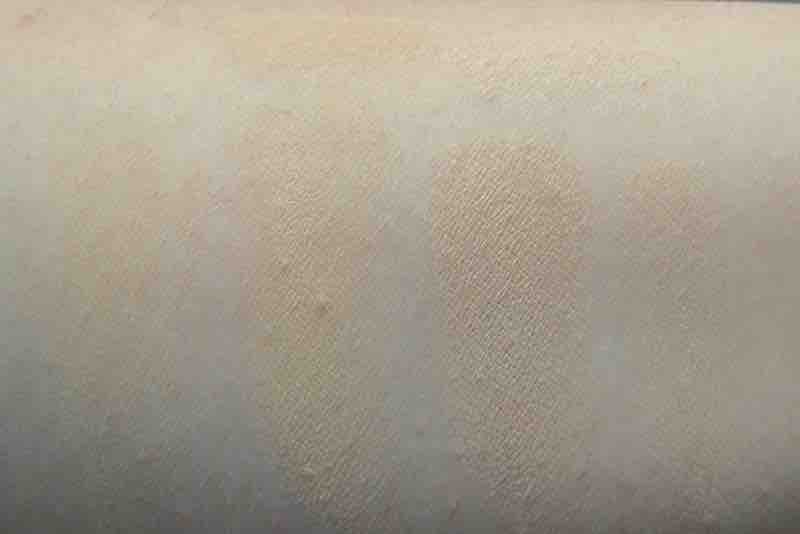 Bobbi Brown Compact Sand vs NARS Sheer Glow Gobi Foundation (2)