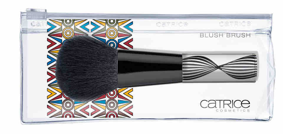 CATRICE Blush Brush - LAfrique cest chic CATRICE Blush Brush - LAfrique cest chic