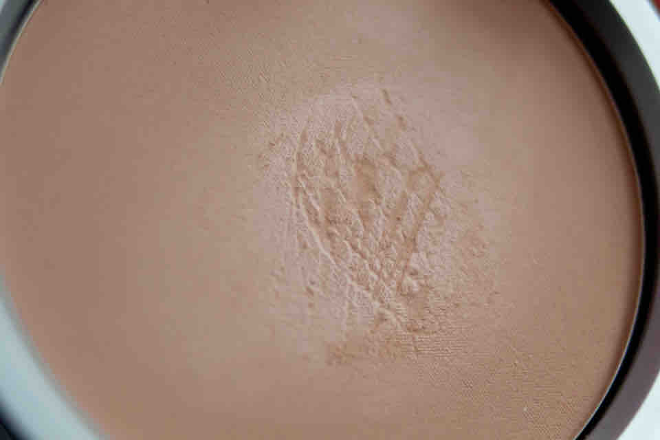 CATRICE Hip Trip Hydrating Bronzing Powder Kruste CATRICE Hip Trip Hydrating Bronzing Powder Kruste