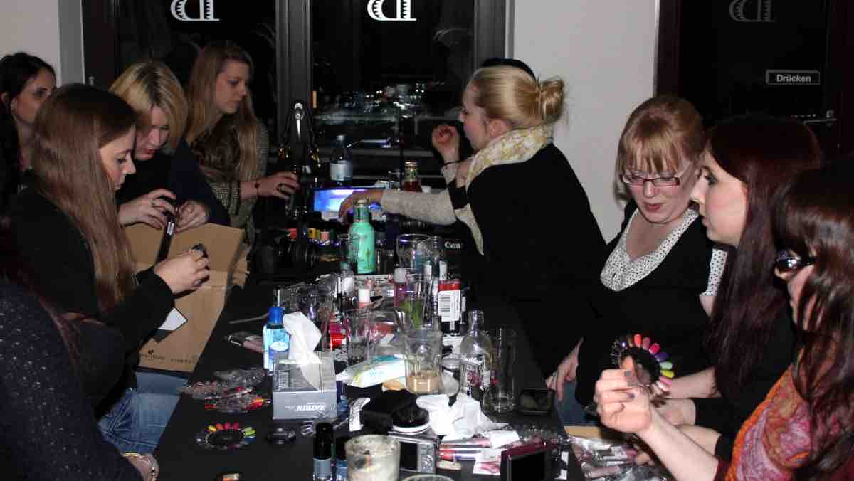 COSNOVA Blogger Event Koeln Essence Catrice COSNOVA Blogger Event Koeln Essence Catrice