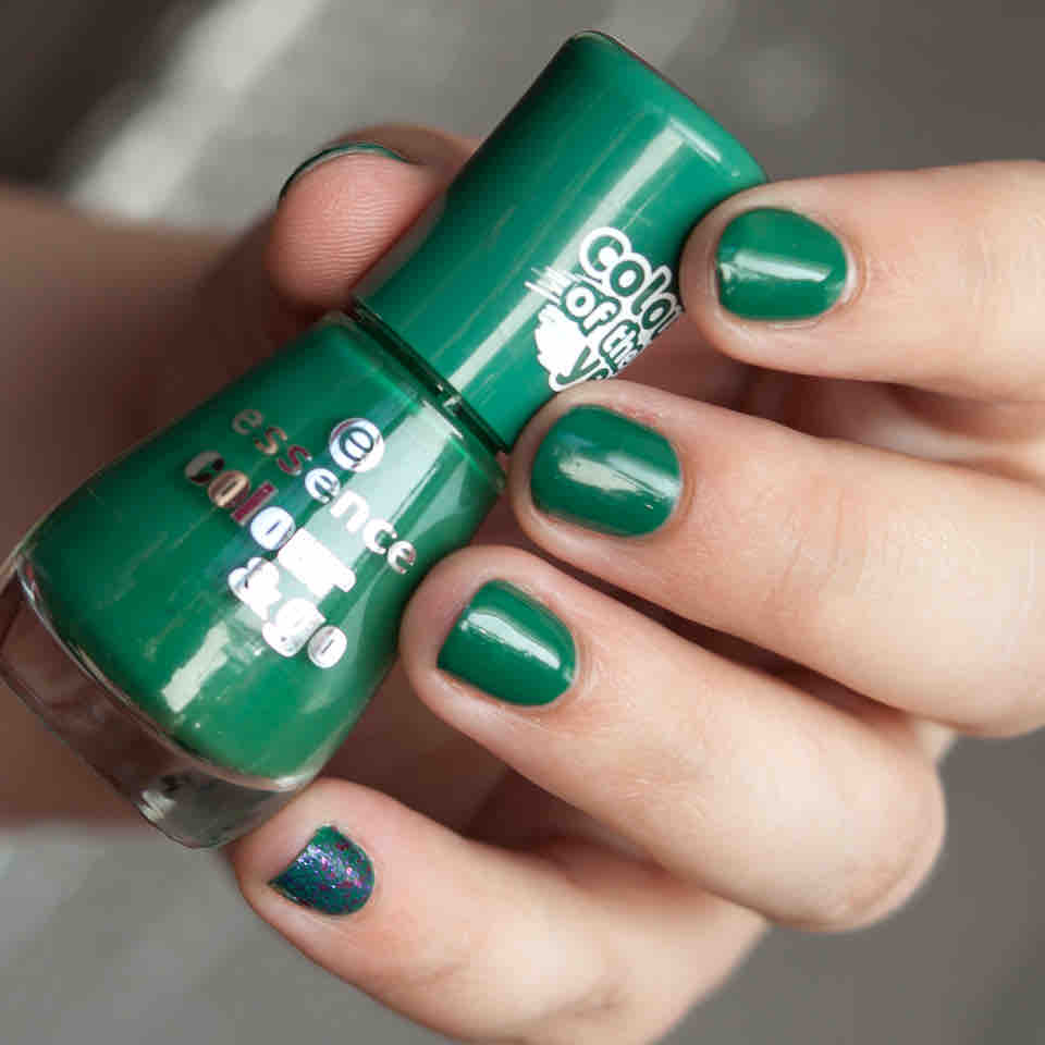 ESSENCE 'The Green & the Grudge' - Color of the Year - Nail Polish (12)
