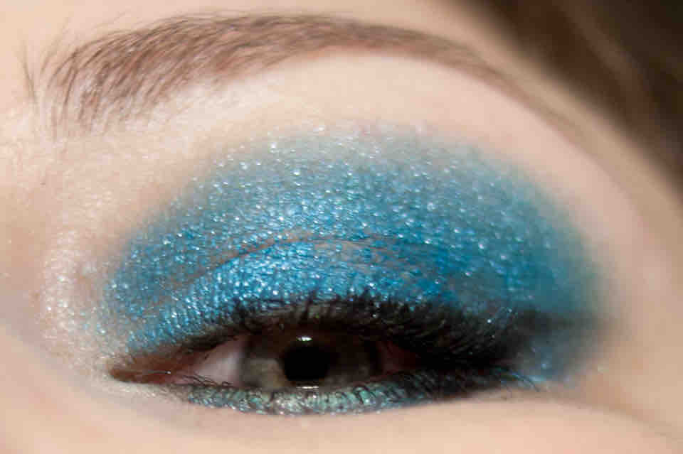 ESSENCE Life is a Freeride 03 Eyeshadow Sorbet - Snow Jam - vor dem Abschminken