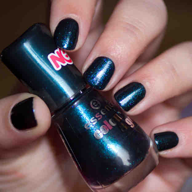 ESSENCE Miss Universe Color & Go Nail Polish Blitz
