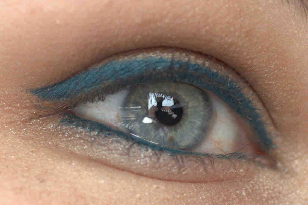 ESTEE LAUDER 'Dramatic Teal' Pure Color Intense Kajal Eye Crayon Detail ESTEE LAUDER 'Dramatic Teal' Pure Color Intense Kajal Eye Crayon Detail