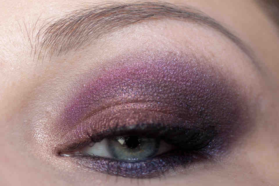 ESTEE LAUDER Violet Underground Eyeshadow Palette Makeup - Detail Eye