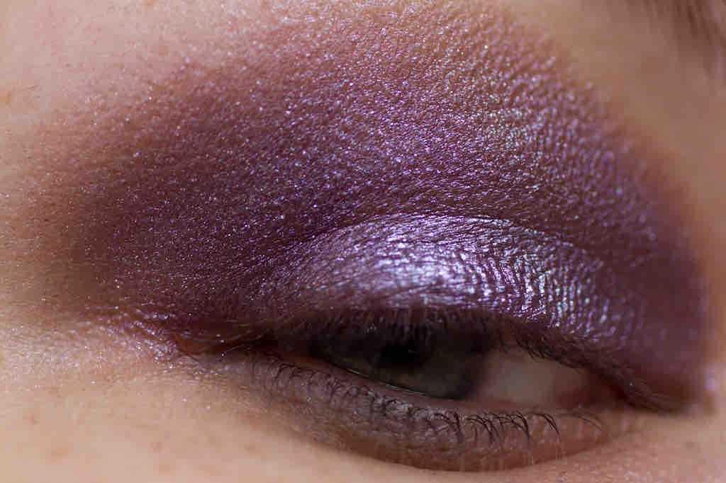 ESTEE LAUDER 'Cyber Lilac' Eyeshadow - Cyber Eyes (4) ESTEE LAUDER 'Cyber Lilac' Eyeshadow - Cyber Eyes (4)