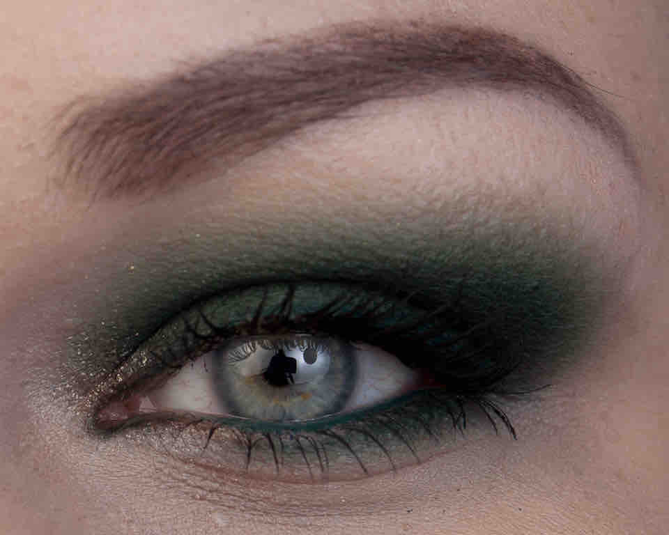 Herbst Makeup Smokey Eyes Gruen Smaragd Emerald Green Gold-16