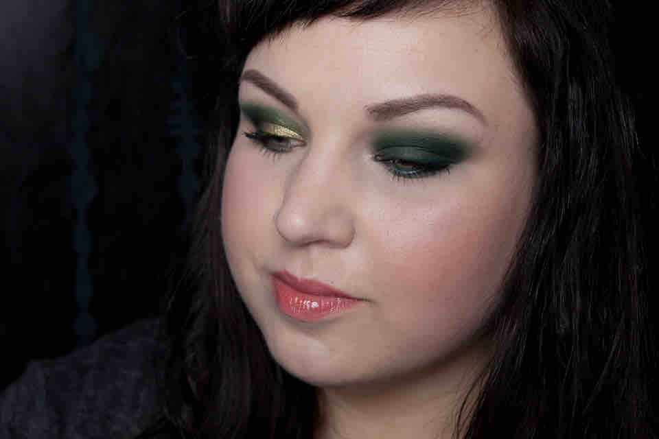 Herbst Makeup Smokey Eyes Gruen Smaragd Emerald Green Gold