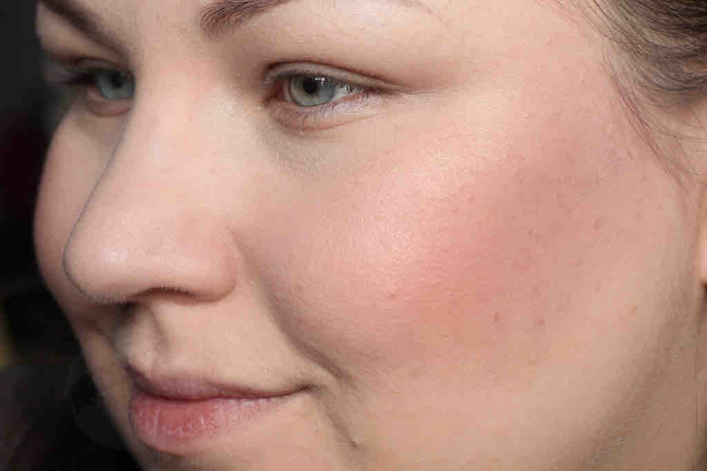 KIKO 'Coral Shimmer' Ray of Light Highlighter Pen 02 Glow KIKO 'Coral Shimmer' Ray of Light Highlighter Pen 02 Glow