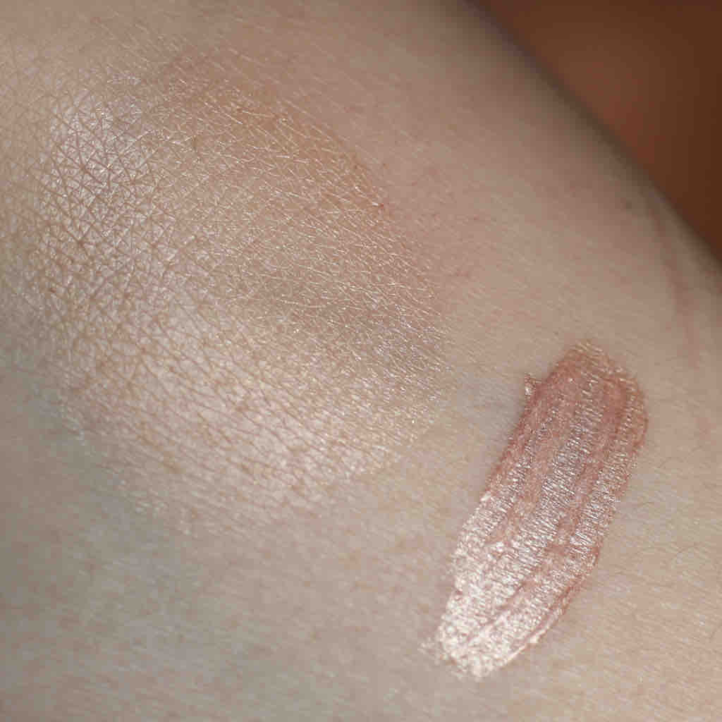 KIKO 'Coral Shimmer' Ray of Light Highlighter Pen 02 (11) KIKO 'Coral Shimmer' Ray of Light Highlighter Pen 02 (11)