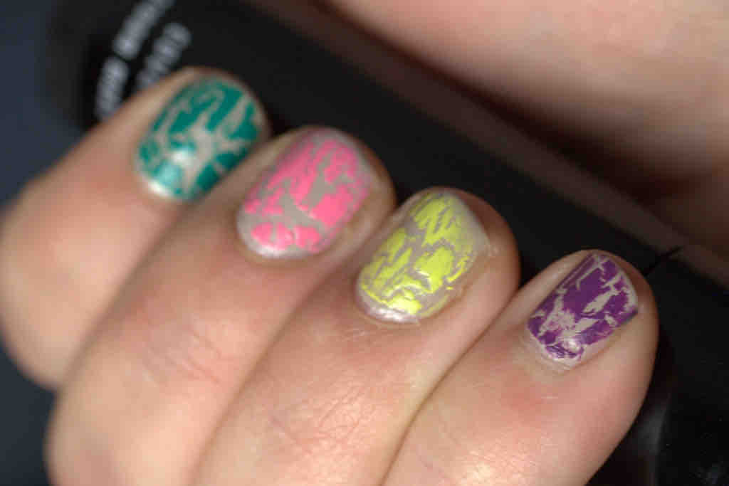 KIKO Rock-top Nail Lacquer Crackle Nail Polish KIKO Rock-top Nail Lacquer Crackle Nail Polish