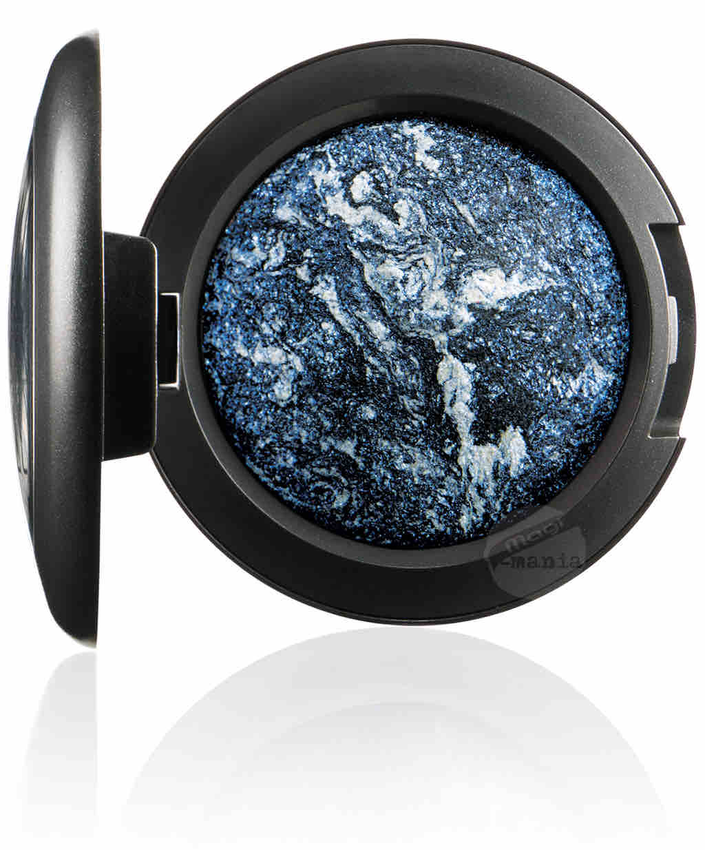 MAC Blue Flame Mineralize Eyeshadow 2012 MAC Blue Flame Mineralize Eyeshadow 2012
