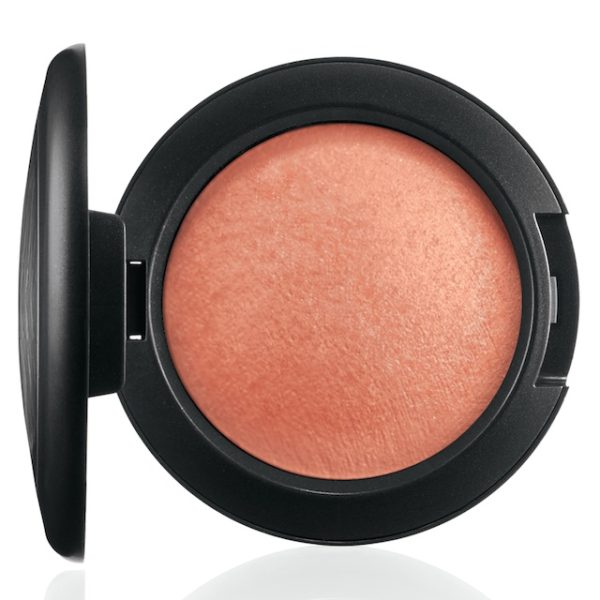 MAC Divine Night Mineralized Blush Lured to Love MAC Divine Night Mineralized Blush Lured to Love