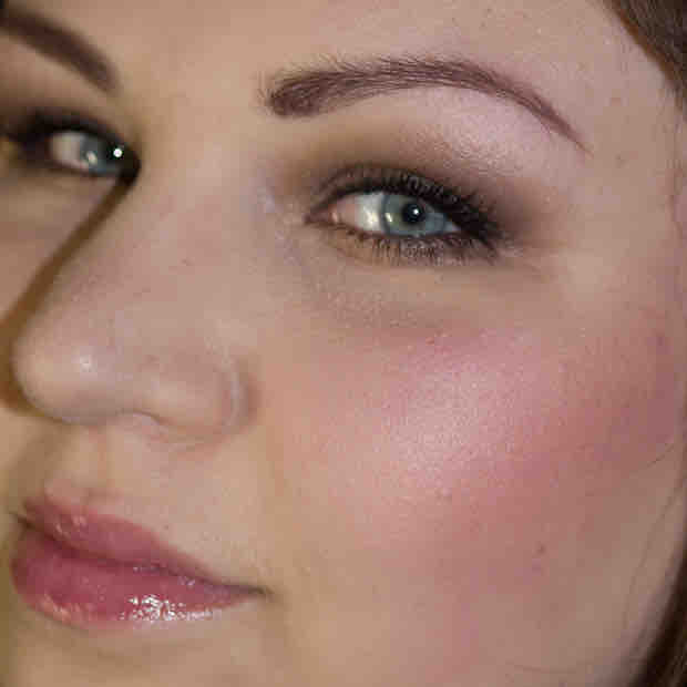 MAC Flatter Me Pearlmatte Face Powder - Archies Girls (10)