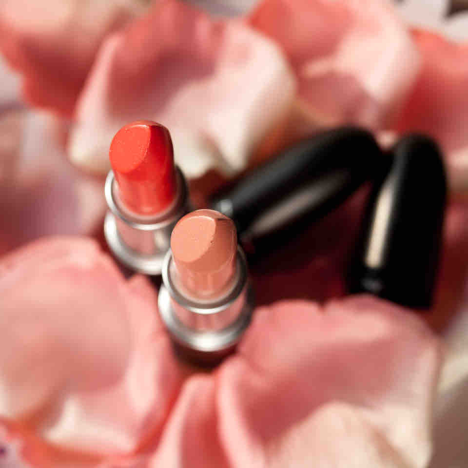 MAC Fleur dCoral Dreaming Dahlia Lipstick Fantasy Flowers Review