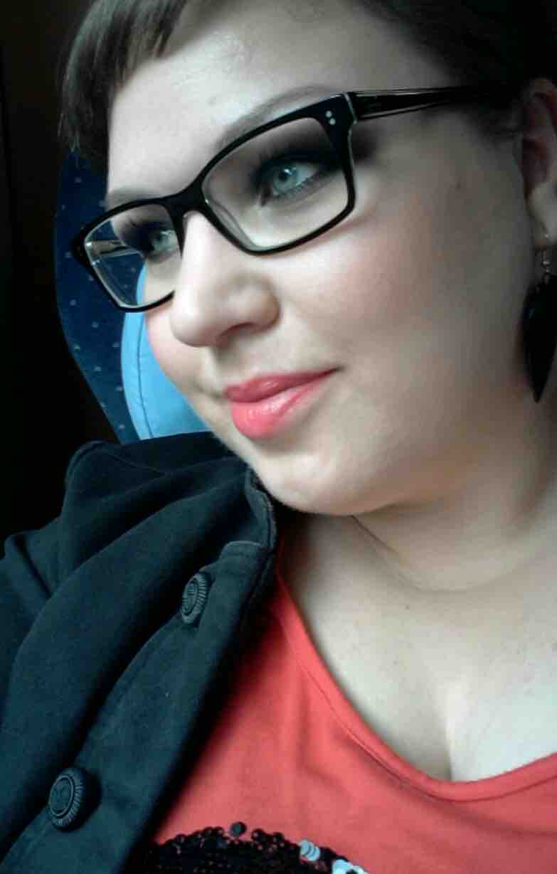 MAC Full Speed Sheen Supreme Lipstick - ESTEE LAUDER Cyber Green - face