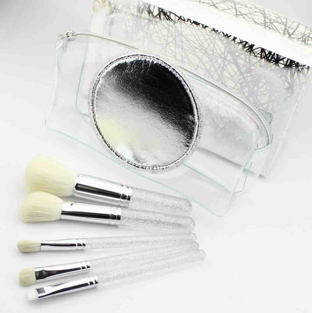 MAC Ice Parade Make it Perfect Brush Kit - Special Edition (2)