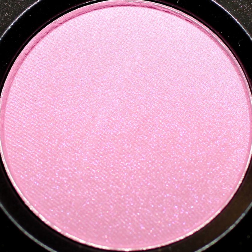 MAC Miss Piggy Eyeshadow Flashlight MAC Miss Piggy Eyeshadow (10)