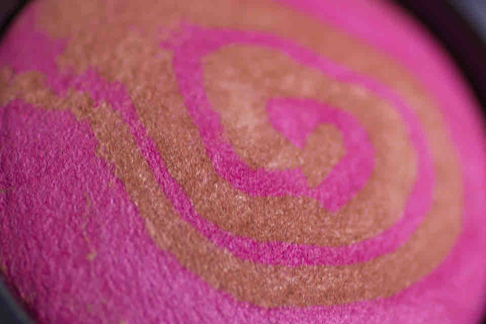 MAC Supernova Mineralize Blush - Heavenly Creautre