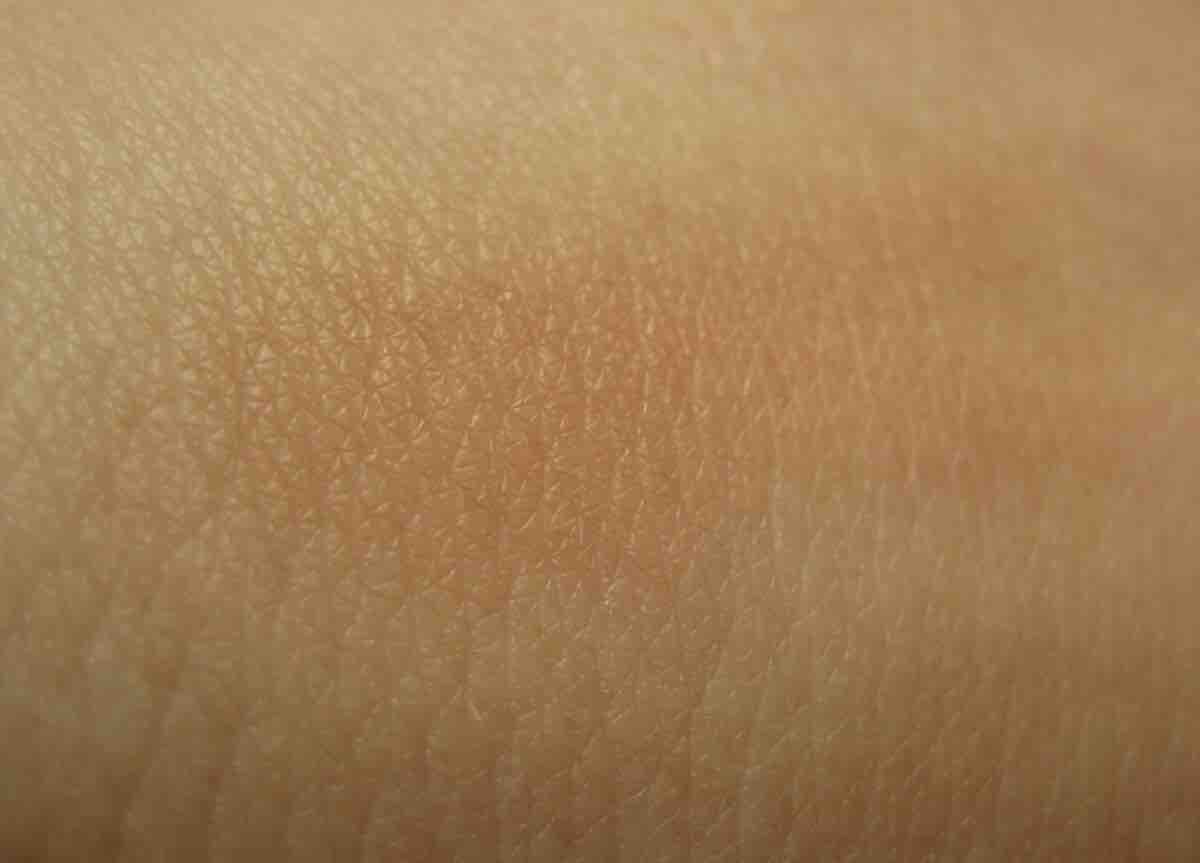 MAC_Bone Beige_Swatch